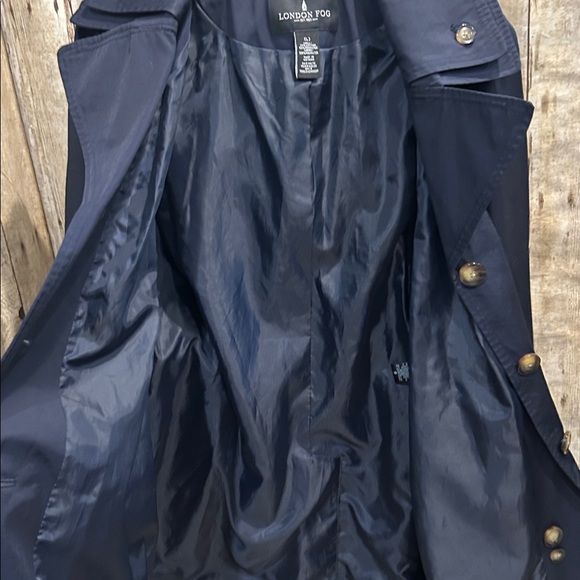 Women’s Navy London Fog Trenchcoat w/detachable hood. New condition - Picture 9 of 15
